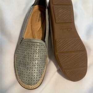 Clarks Women's Metallic Gray Loafers
